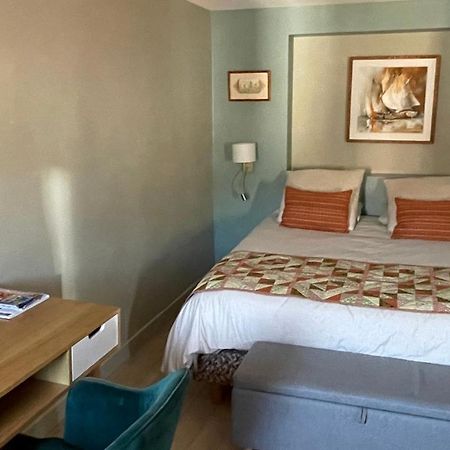 Au Coeur Du Vieux Toulon Au Calme Appartement Renove Climatise Confortable Etage Eleve Avec Ascenseur Proche Parking Et Toutes Commodites Екстериор снимка
