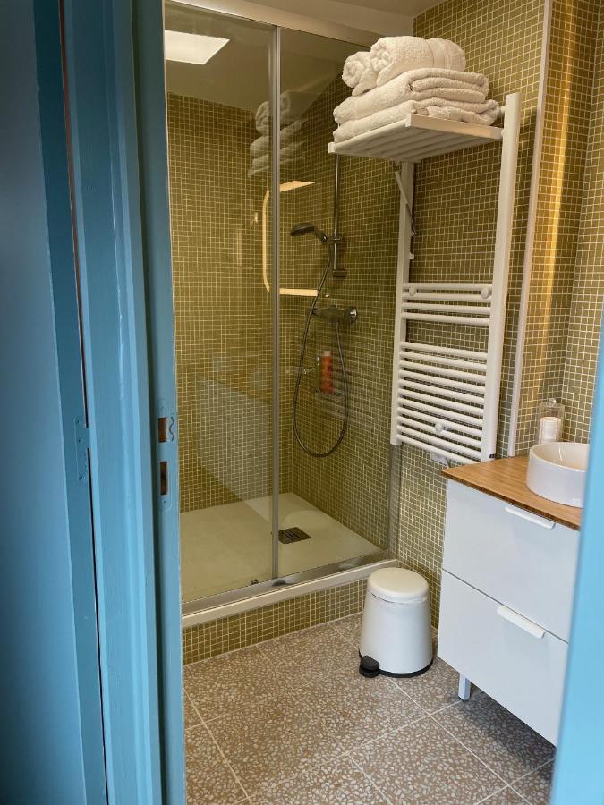 Au Coeur Du Vieux Toulon Au Calme Appartement Renove Climatise Confortable Etage Eleve Avec Ascenseur Proche Parking Et Toutes Commodites Екстериор снимка