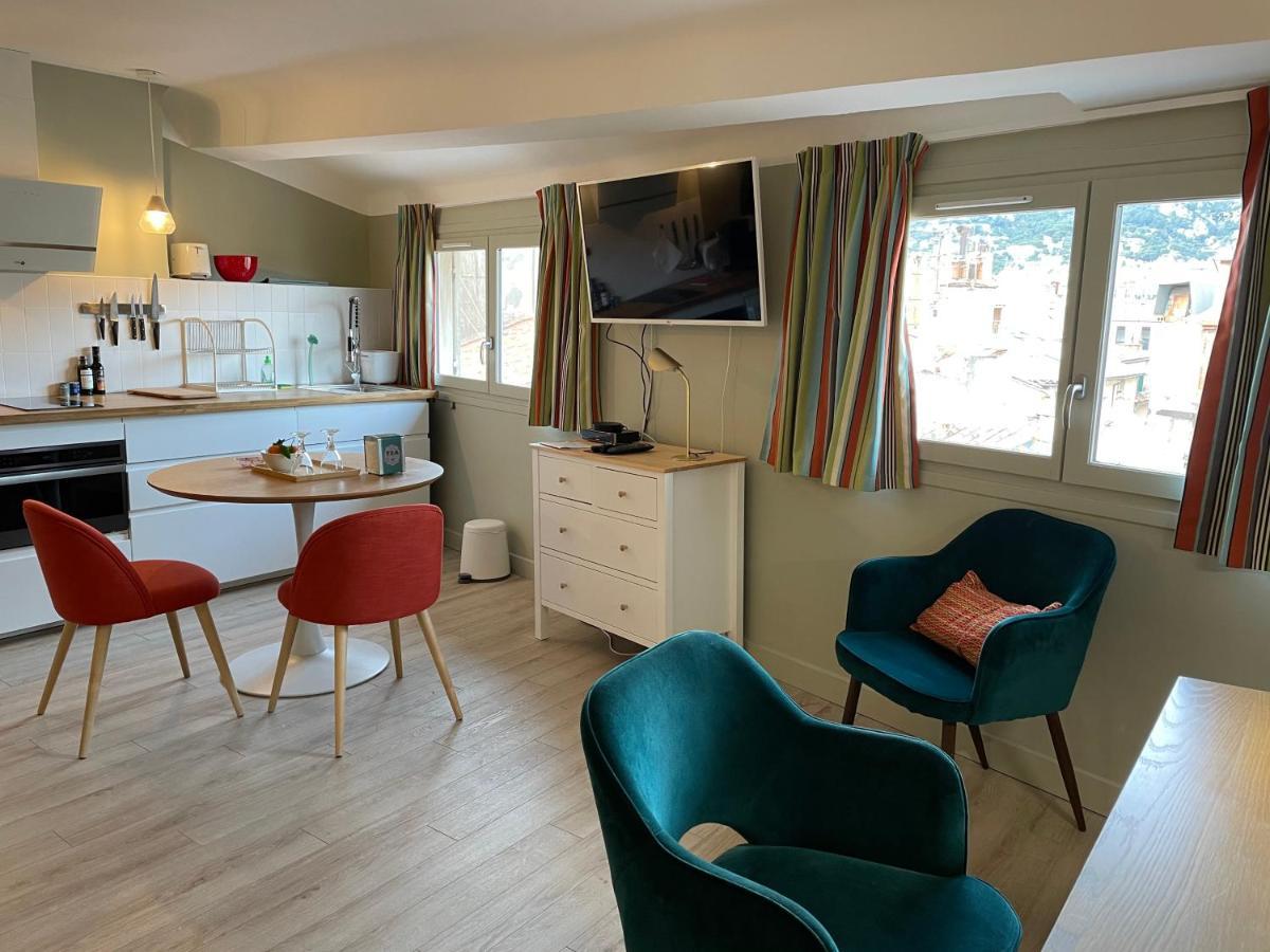 Au Coeur Du Vieux Toulon Au Calme Appartement Renove Climatise Confortable Etage Eleve Avec Ascenseur Proche Parking Et Toutes Commodites Екстериор снимка