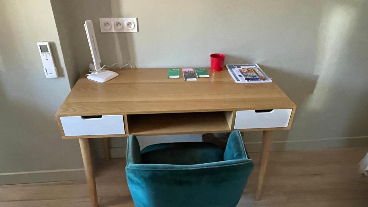 Au Coeur Du Vieux Toulon Au Calme Appartement Renove Climatise Confortable Etage Eleve Avec Ascenseur Proche Parking Et Toutes Commodites Екстериор снимка