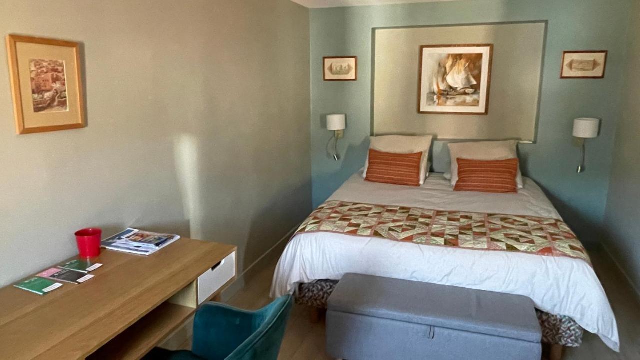 Au Coeur Du Vieux Toulon Au Calme Appartement Renove Climatise Confortable Etage Eleve Avec Ascenseur Proche Parking Et Toutes Commodites Екстериор снимка