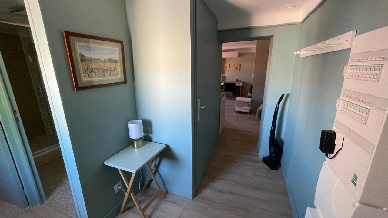 Au Coeur Du Vieux Toulon Au Calme Appartement Renove Climatise Confortable Etage Eleve Avec Ascenseur Proche Parking Et Toutes Commodites Екстериор снимка