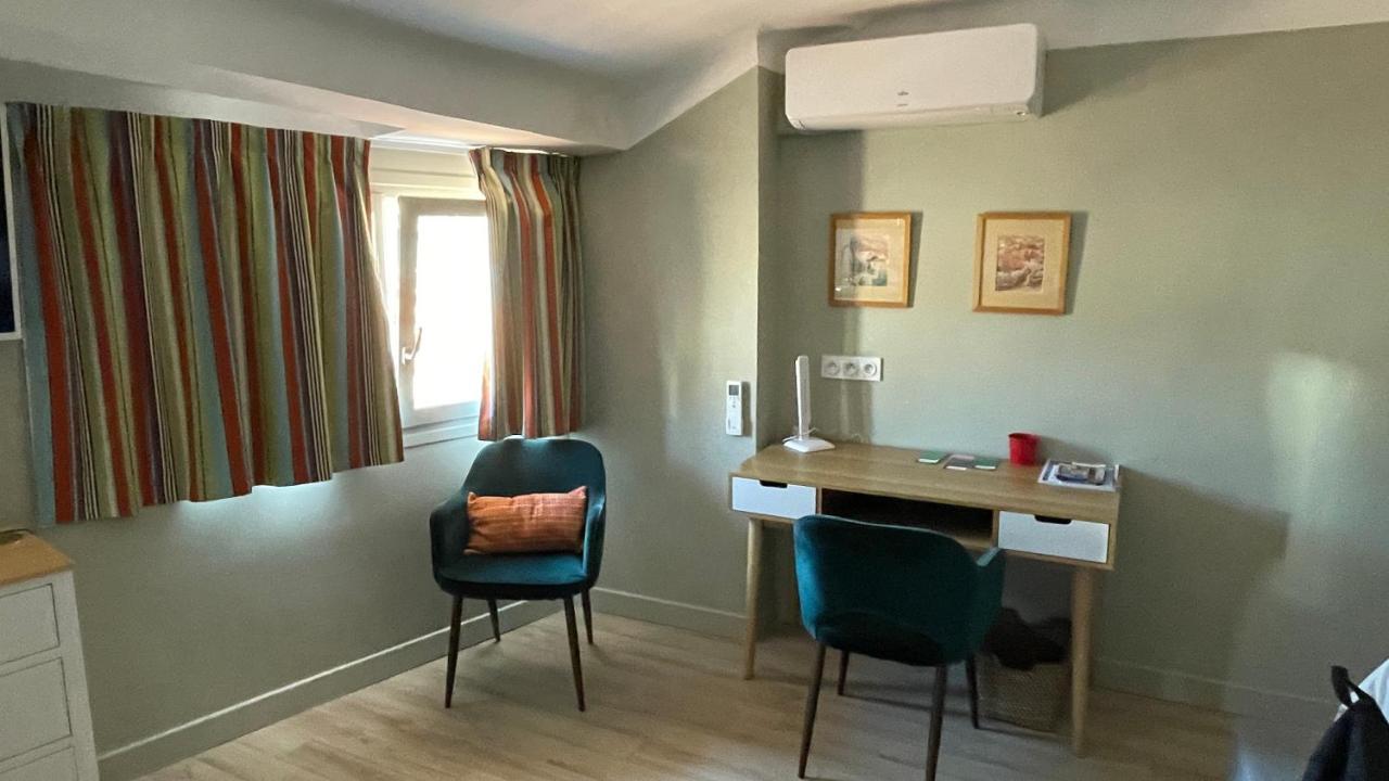 Au Coeur Du Vieux Toulon Au Calme Appartement Renove Climatise Confortable Etage Eleve Avec Ascenseur Proche Parking Et Toutes Commodites Екстериор снимка
