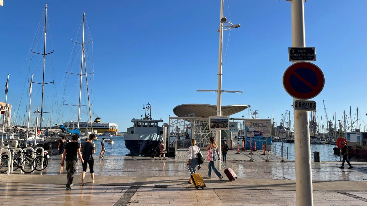 Au Coeur Du Vieux Toulon Au Calme Appartement Renove Climatise Confortable Etage Eleve Avec Ascenseur Proche Parking Et Toutes Commodites Екстериор снимка